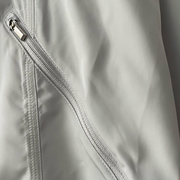 Athleta Lightweight Windbreaker/Rain Coat Gray Size Small - Picture 7 of 10